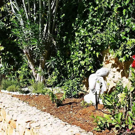 La Perla Guest house